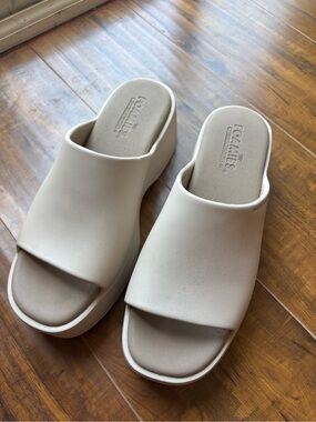 Women's Beige Slide Sandals - Platform Comfort
